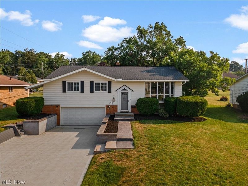 906 Long Ridge Drive, Seven Hills, OH 44131 Photo 1