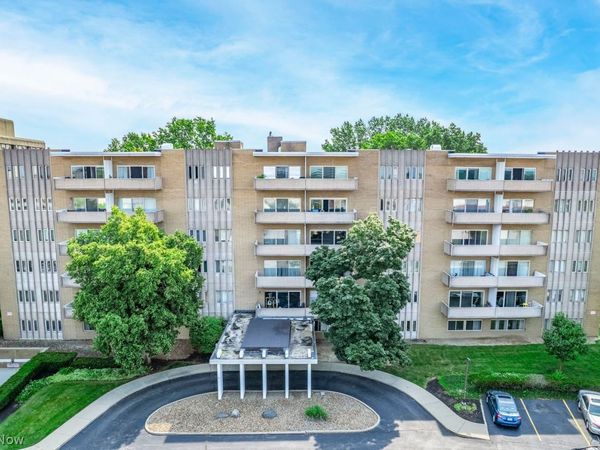 3167 Linden Road, Unit 110, Rocky River, OH 44116