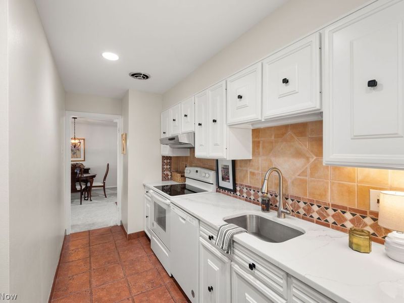 3167 Linden Road, Unit 110, Rocky River, OH 44116 Photo 8