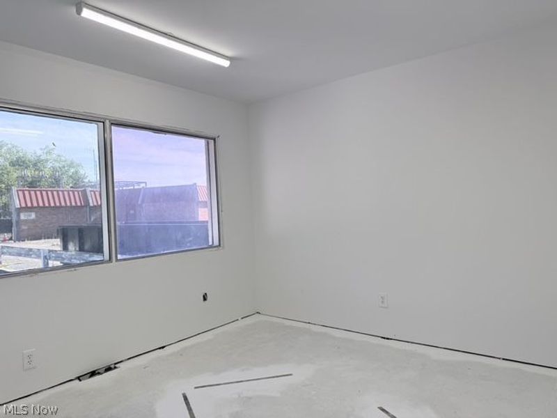 21055 Lorain Road, Cleveland, OH 44126 Photo 18