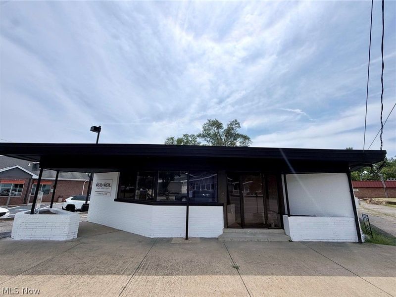 21055 Lorain Road, Cleveland, OH 44126 Photo 2