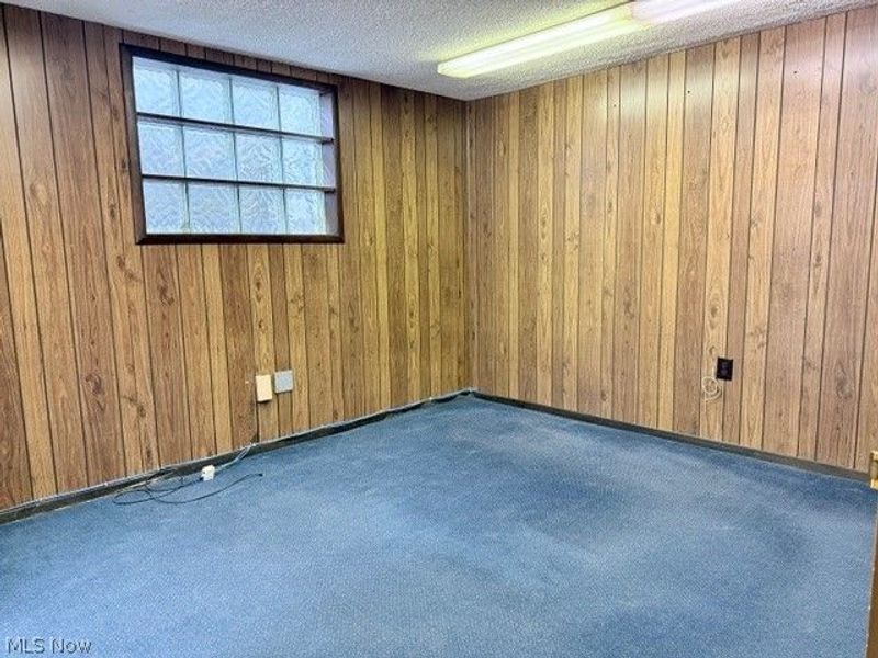 21055 Lorain Road, Cleveland, OH 44126 Photo 24