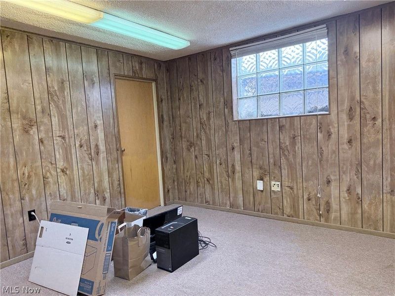 21055 Lorain Road, Cleveland, OH 44126 Photo 25