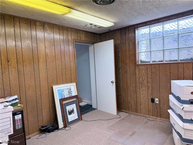 21055 Lorain Road, Cleveland, OH 44126 Photo 26