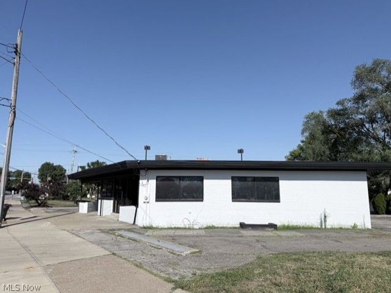 21055 Lorain Road, Cleveland, OH 44126 Photo 35