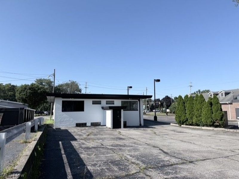 21055 Lorain Road, Cleveland, OH 44126 Photo 37