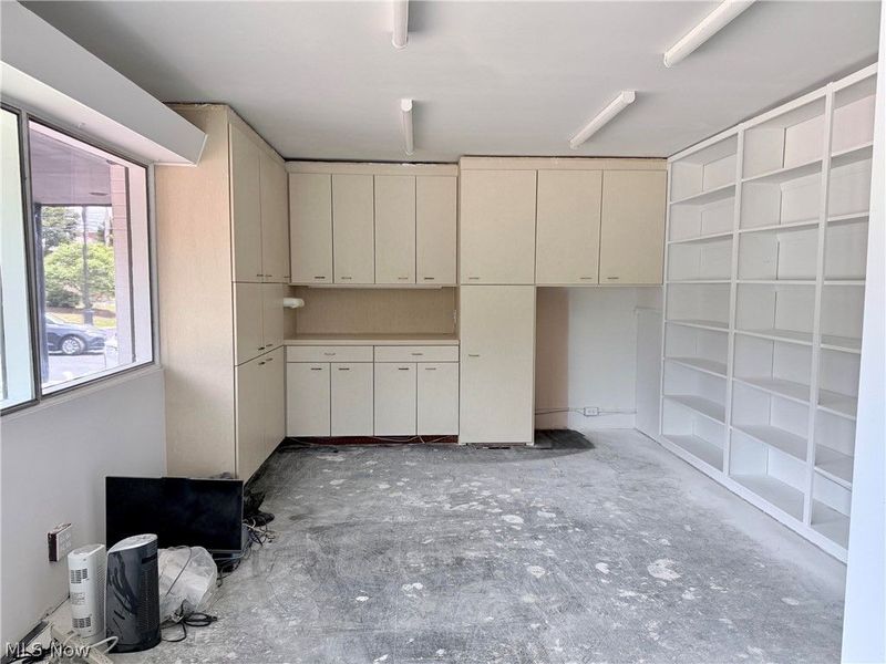 21055 Lorain Road, Cleveland, OH 44126 Photo 6