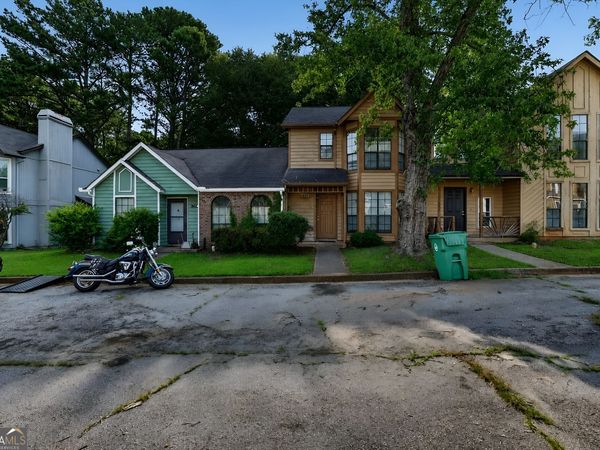 867 Heritage Oaks Drive, Stone Mountain, GA 30088