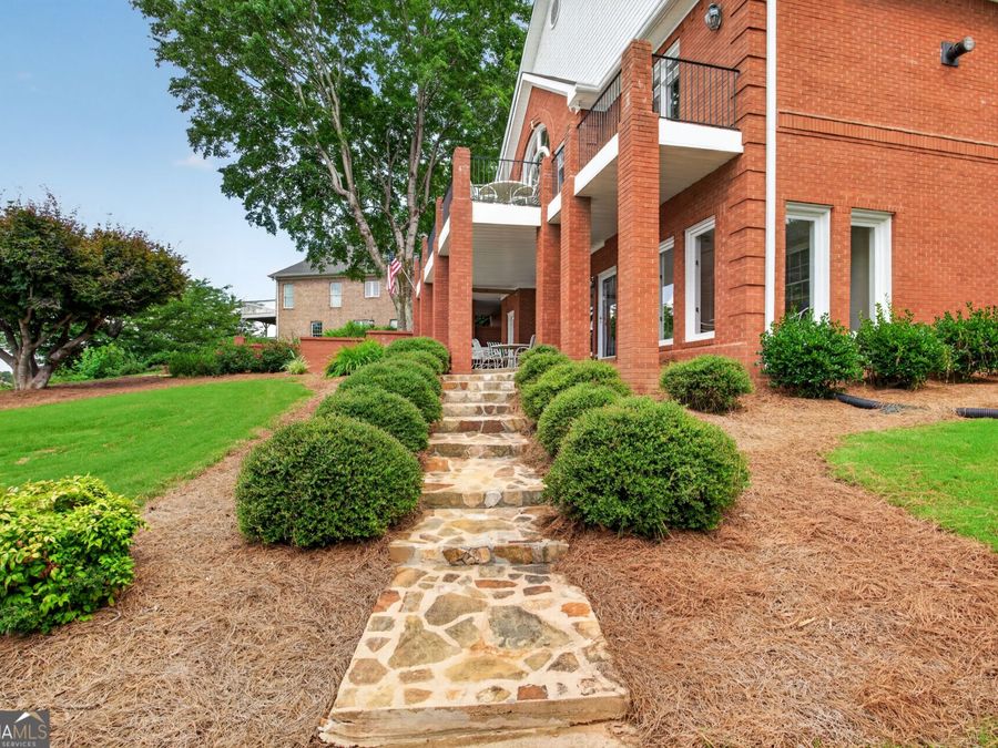 Property Image 100