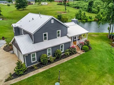 153 Natures Cove Road, Newnan, GA 30263