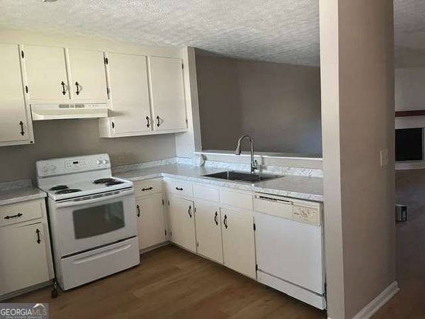 1290 Knoll Court NW, Unit B, Conyers, GA 30012