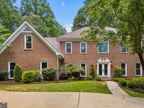 210 Willow Lake Cove, Roswell, GA 30075
