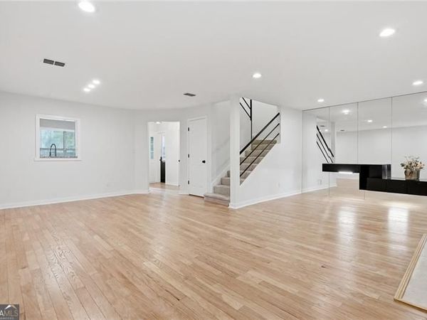 512 Mcgill Place NE, Atlanta, GA 30312