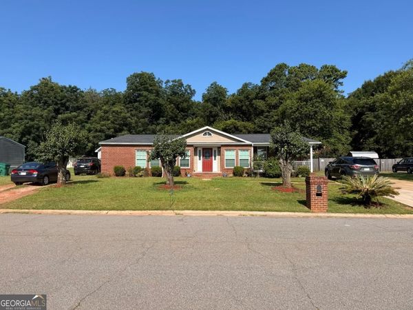 319 Brighton Drive, Byron, GA 31008