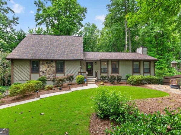 9640 Pine Thicket Way, Roswell, GA 30075