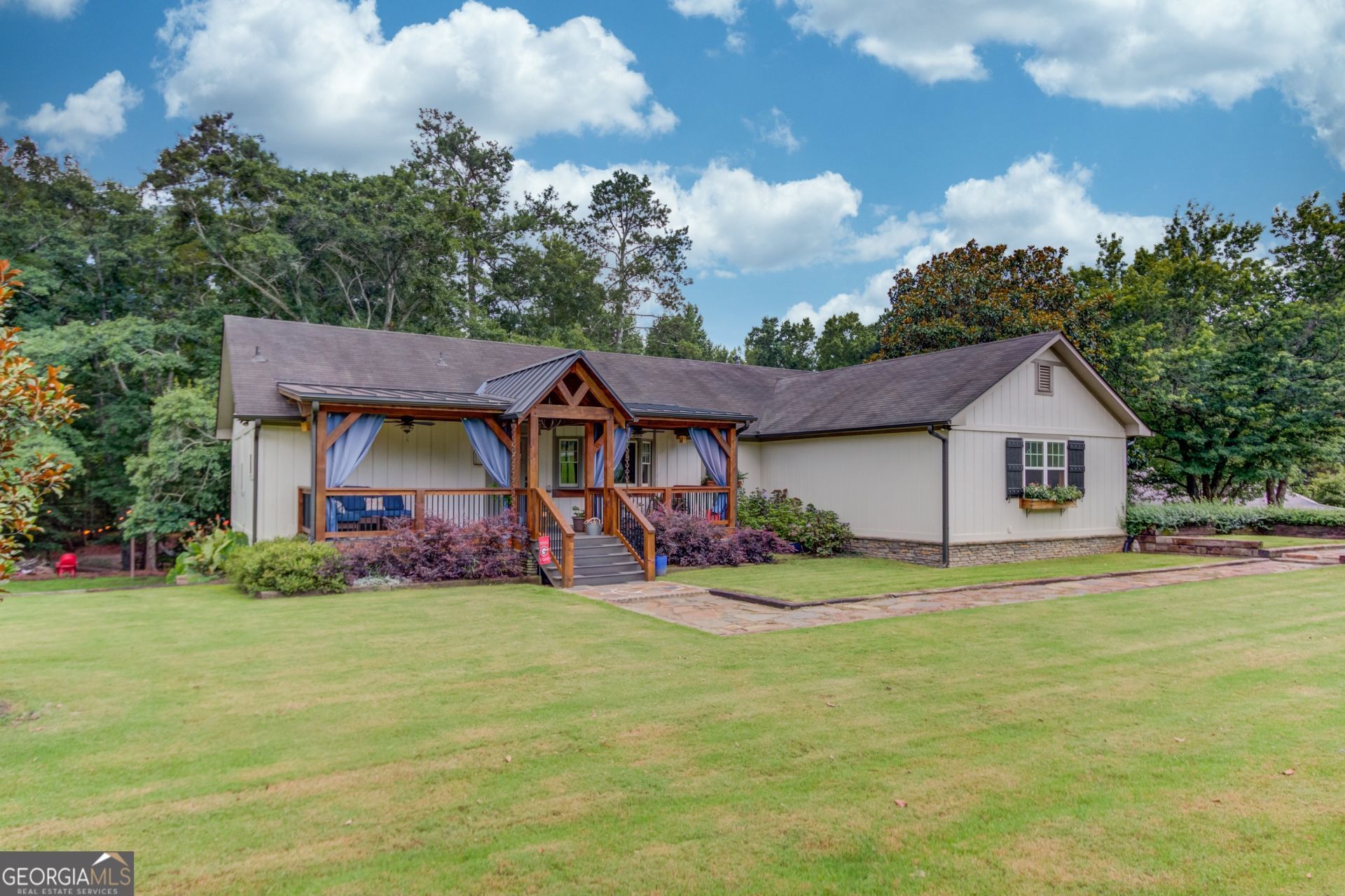 8401 Norris Lake Way, Snellville, GA 30039 Main Photo