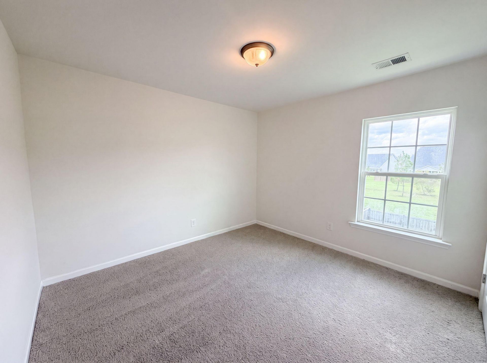 747 Redbud Lane Photo 11
