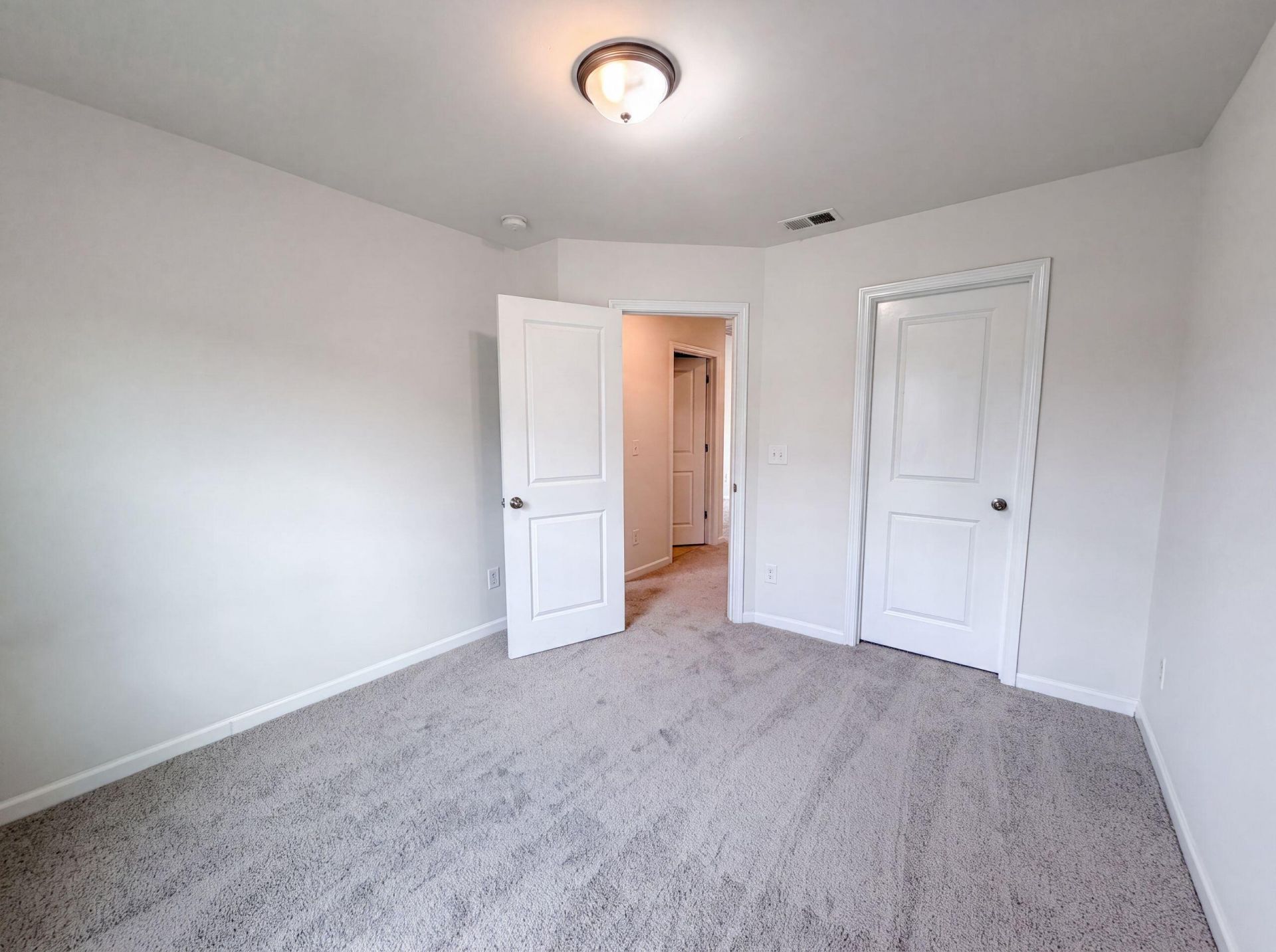 747 Redbud Lane Photo 9