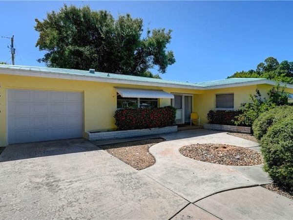 5249 Sunnybrook CT , CAPE CORAL, FL 33904