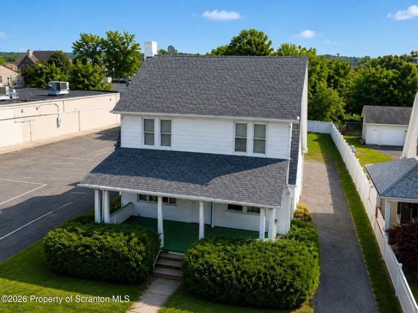 2020 Green Ridge Street, Dunmore, PA 18512