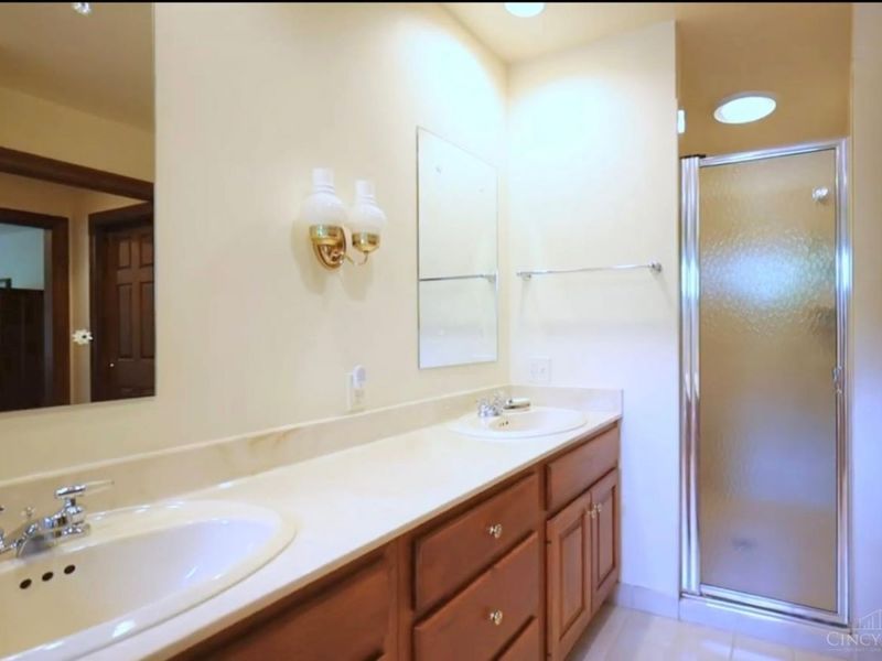 220 Linden Drive, Wyoming, OH 45215 Photo 29
