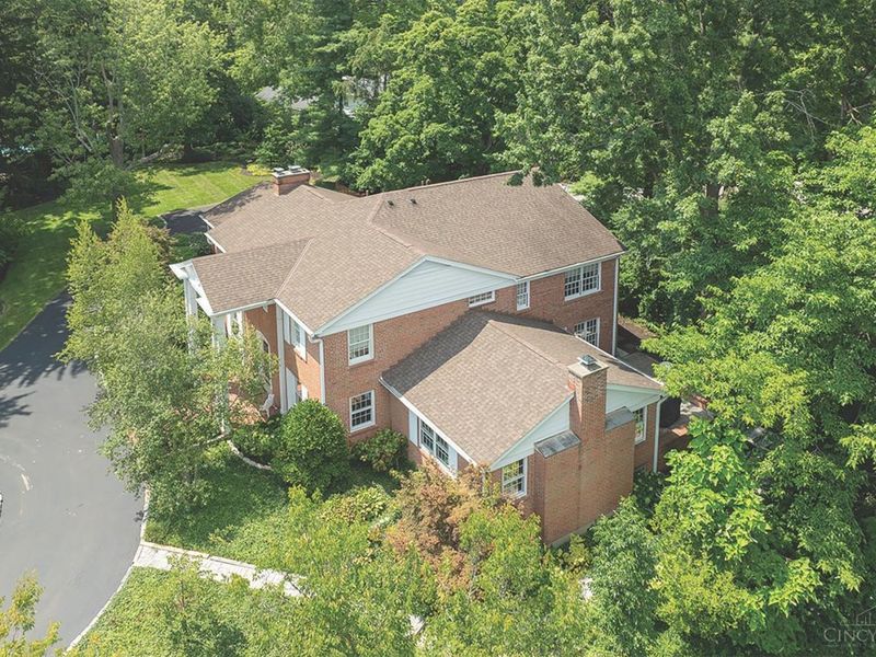 220 Linden Drive, Wyoming, OH 45215 Photo 3