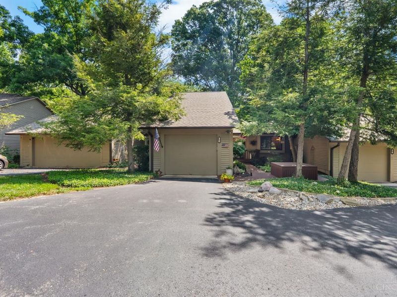 30 Big Oak Lane, Unit 8, Milford, OH 45150 Photo 2