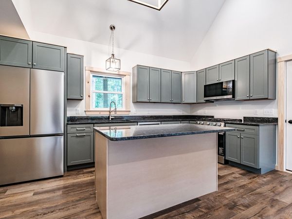 27 Powhatan Road , Otisfield, ME 04270
