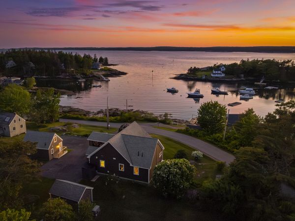 26 Pratt's Island Road, Southport, ME 04576