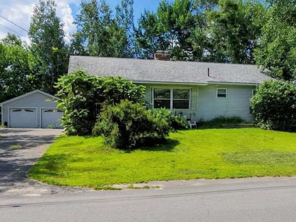 14 New York Street , Millinocket, ME 04462