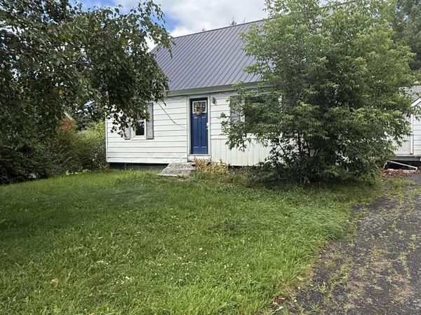12 Lincoln Street , Presque Isle, ME 04769
