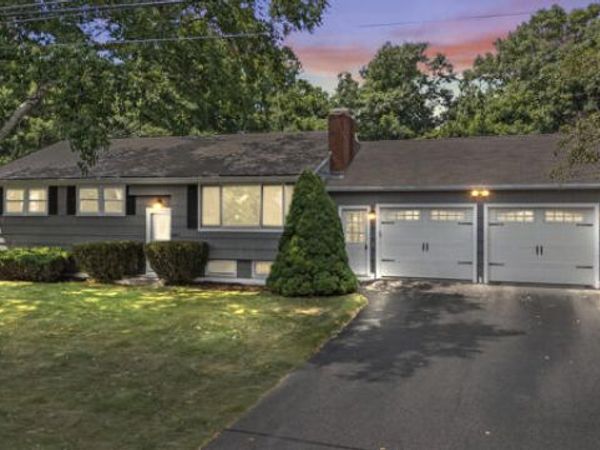 15 Vernon Road, Cape Elizabeth, ME 04107