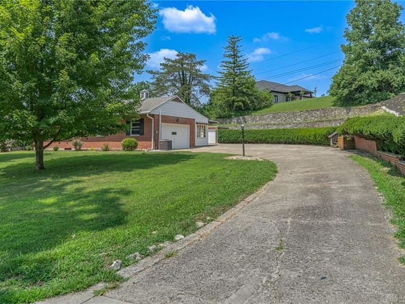 885 Big Hill Road, Kettering, OH 45419 Photo 2