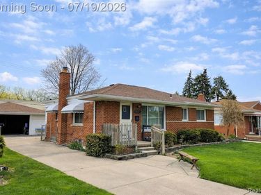 24245 Prairie Lane, Warren, MI 48089