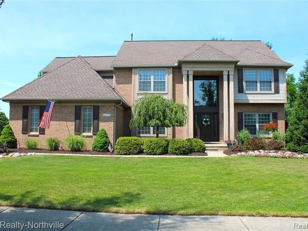 48172 Royal Pointe Drive, CANTON, MI 48187