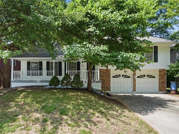 11942 Harrison Drive, Kansas City, MO 64146
