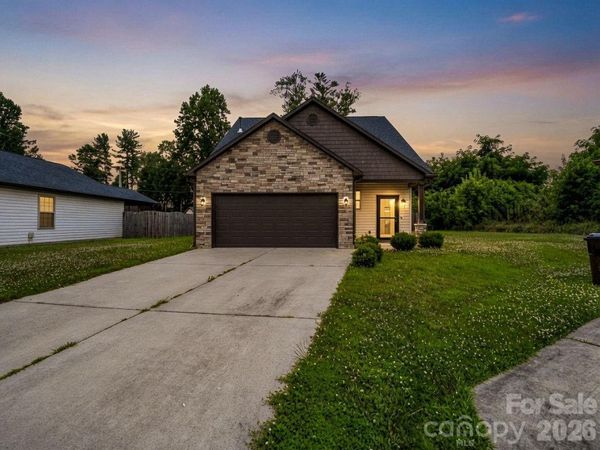 198 N River Road , Fletcher, NC 28732