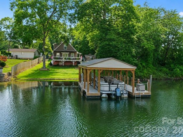 6208 Vandresser Point, Hickory, NC 28601