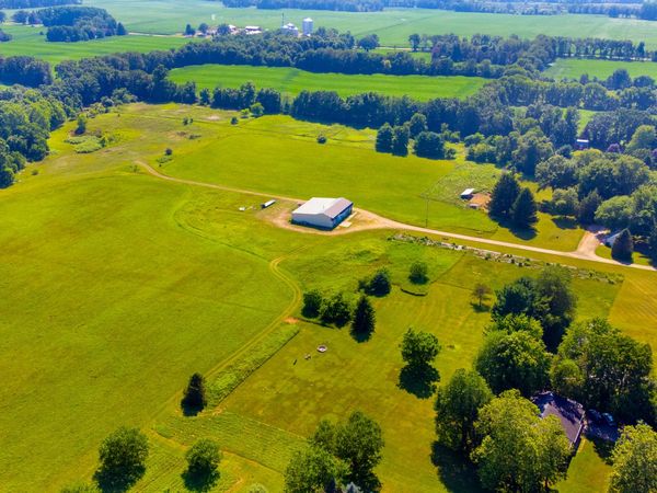 6837 Cochran Road, Horton, MI 49246