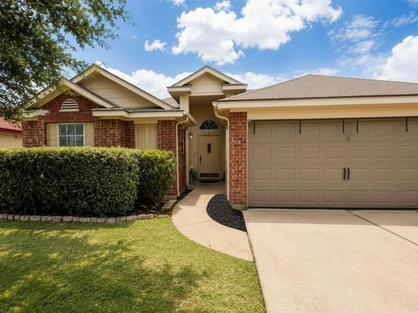105 Quartz DR, Jarrell, TX 76537
