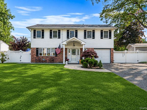 30 Pinewood Drive, Commack, NY 11725
