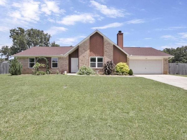 5688 Dove Dr, Pace, FL 32571