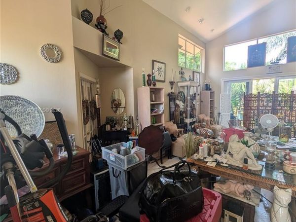 7820 NW 83rd St, Tamarac, FL 33321
