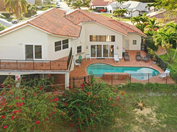 7820 NW 83rd St, Tamarac, FL 33321