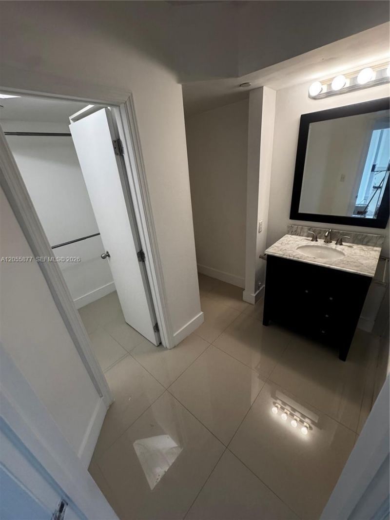 1330 West Ave , Unit 2105, Miami Beach, FL 33139 Photo