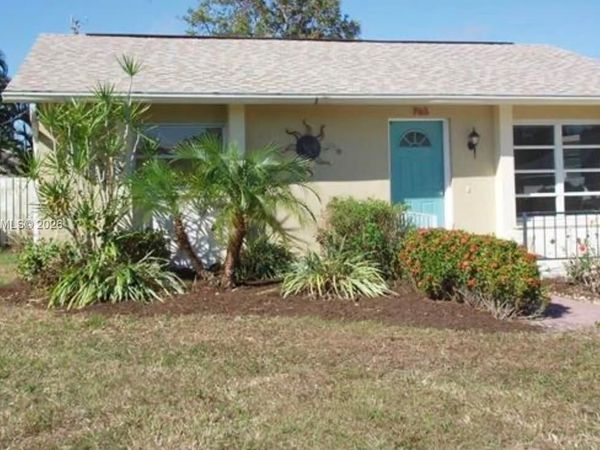 763 N 100th Ave N , Naples, FL 34108
