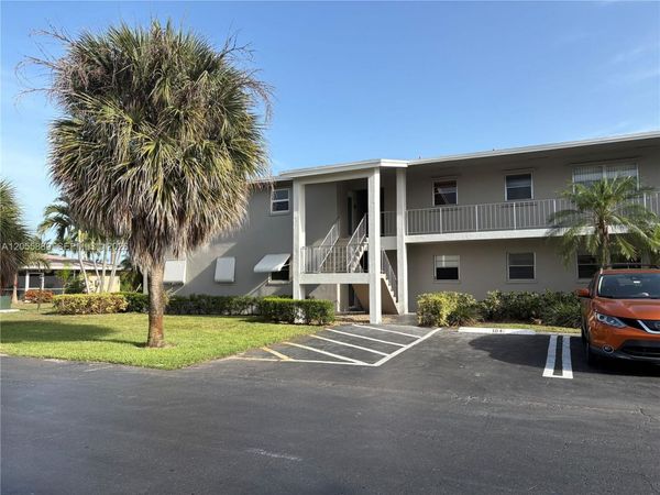 306 S Circle Dr S, Unit 203, Boynton Beach, FL 33435