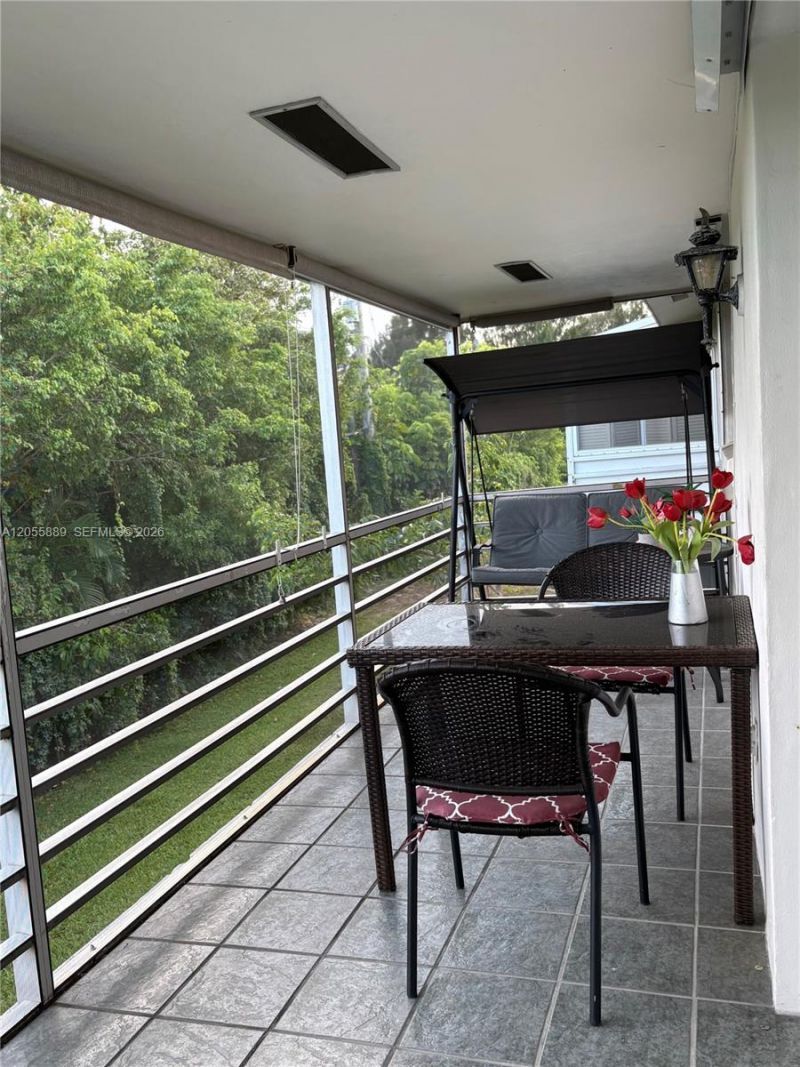 306 Circle Dr S, Unit 203, Boynton Beach, FL 33435 Photo