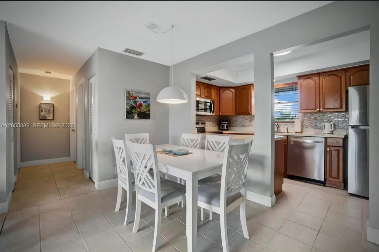 306 Circle Dr S, Unit 203, Boynton Beach, FL 33435 Photo