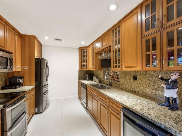 8675 SW 29th St , Miami, FL 33155